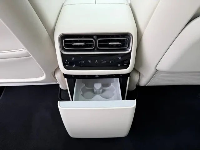 Li Auto i6 — Фото автомобиля 12