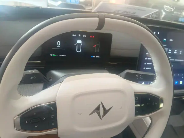 Dongfeng eπ 007 — Фото автомобиля 6