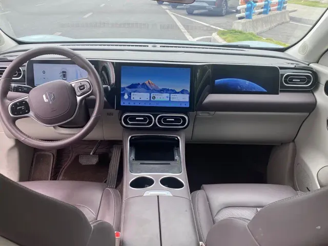 Leapmotor C11 — Фото автомобиля 6
