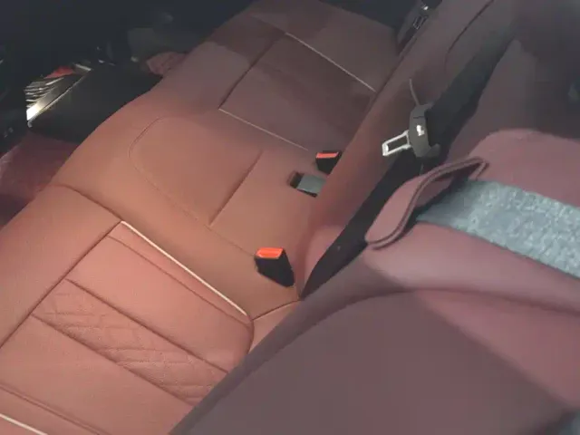 BMW 5 Series — Фото автомобиля 11