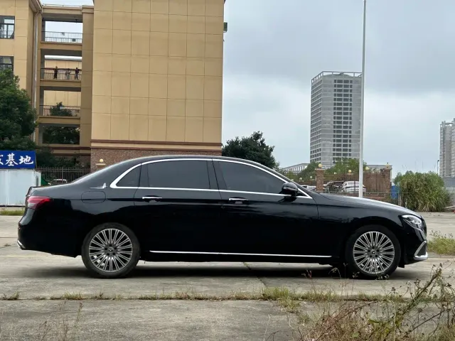 Mercedes-Benz E-Class — Фото автомобиля 6