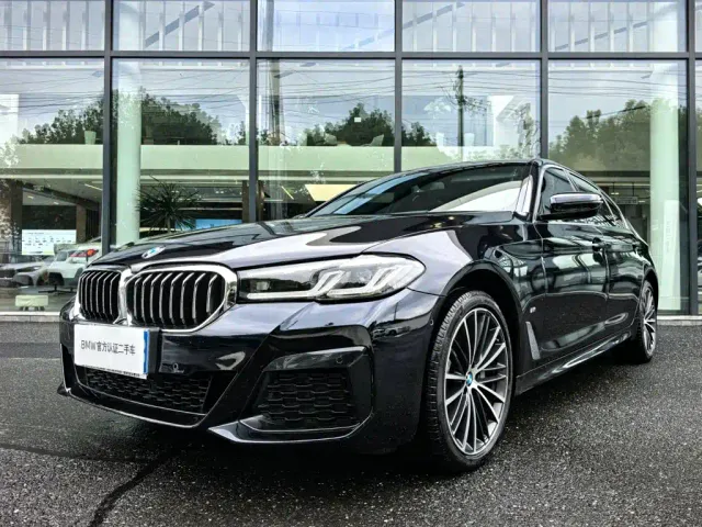 Фотография автомобиля — BMW 5 Series