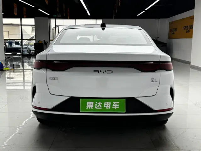 BYD Qin L — Фото автомобиля 7