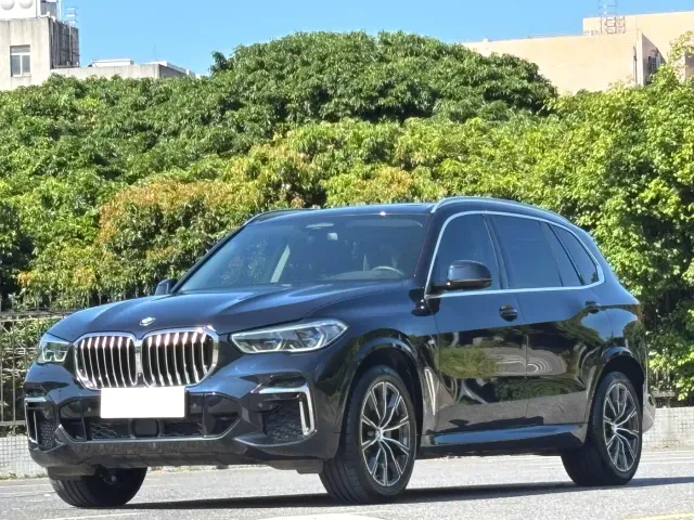 Фотография автомобиля — BMW X5