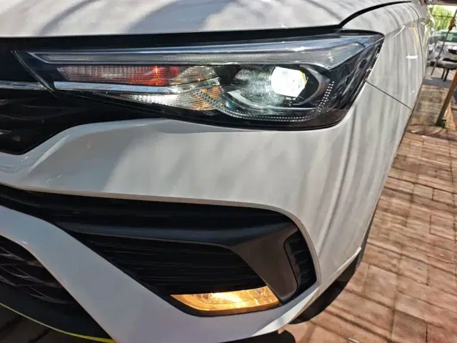 Roewe i5 — Фото автомобиля 23