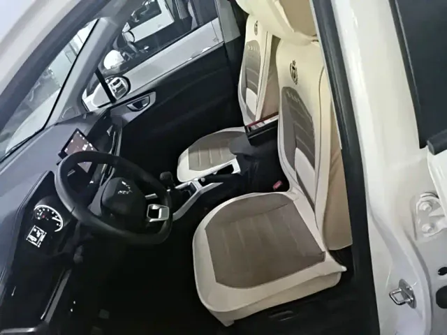 Wuling Jiachen — Фото автомобиля 14