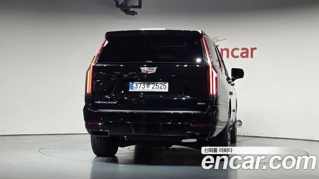Cadillac Escalade 5th Gen — Фото автомобиля 4