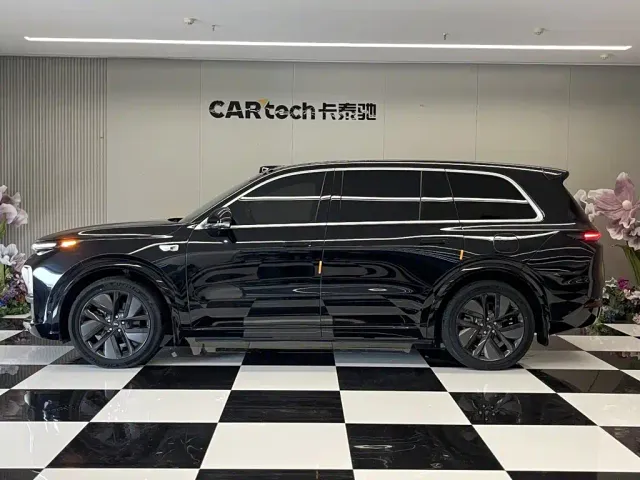 Li Auto L9 — Фото автомобиля 8