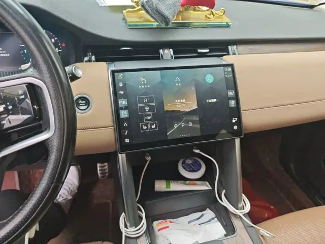 Land Rover Discovery Sport — Фото автомобиля 9