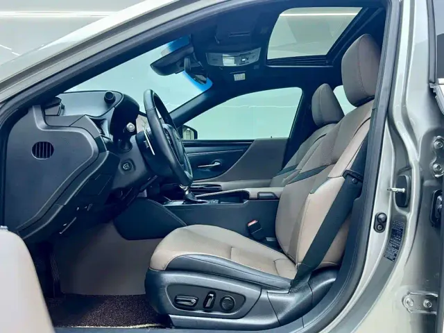 Lexus Lexus ES 2022 300h Excellence Edition — Фото автомобиля 15