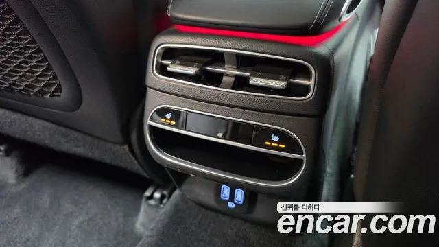 Genesis GV70 — Фото автомобиля 30