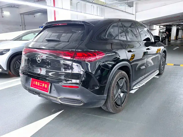 Mercedes-Benz EQE SUV — Фото автомобиля 7