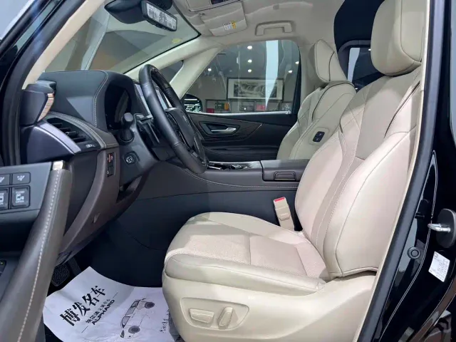 Toyota Vellfire — Фото автомобиля 11