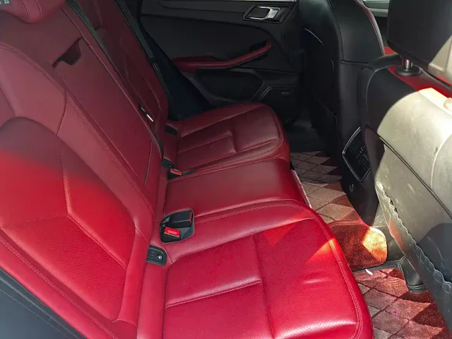 Porsche Macan — Фото автомобиля 11