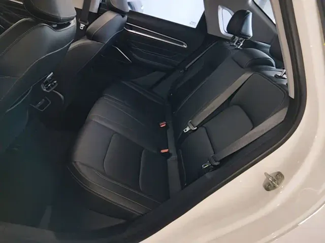 Geely Emgrand — Фото автомобиля 16
