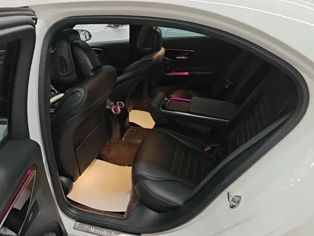 Mercedes-Benz C-Class — Фото автомобиля 16