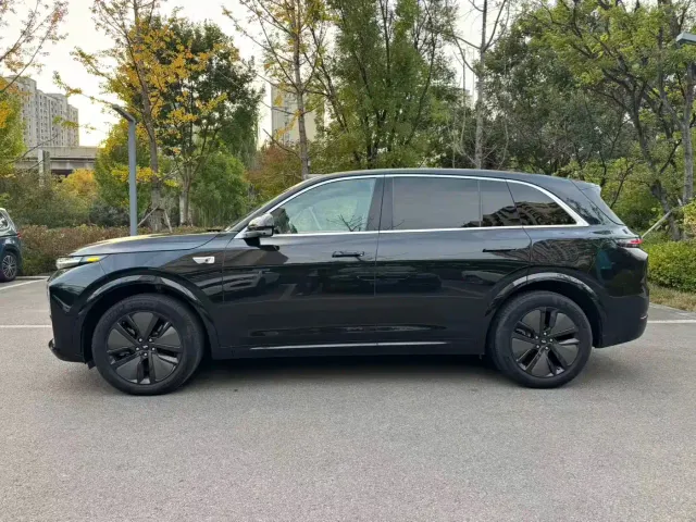 Li Auto L7 — Фото автомобиля 18