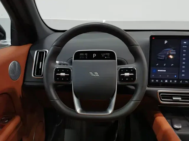 Li Auto L7 — Фото автомобиля 11