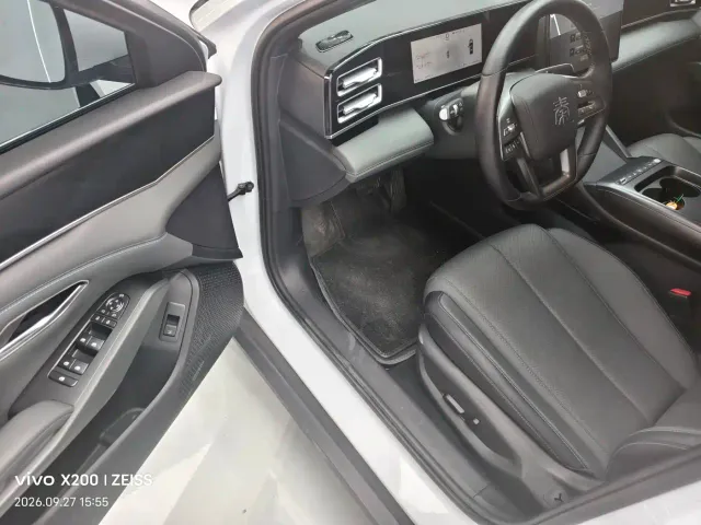 BYD Qin L — Фото автомобиля 11