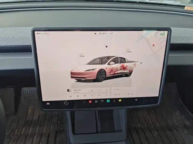 Tesla Model 3 — Фото автомобиля 13