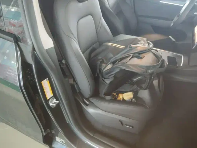 Tesla Model Y — Фото автомобиля 24