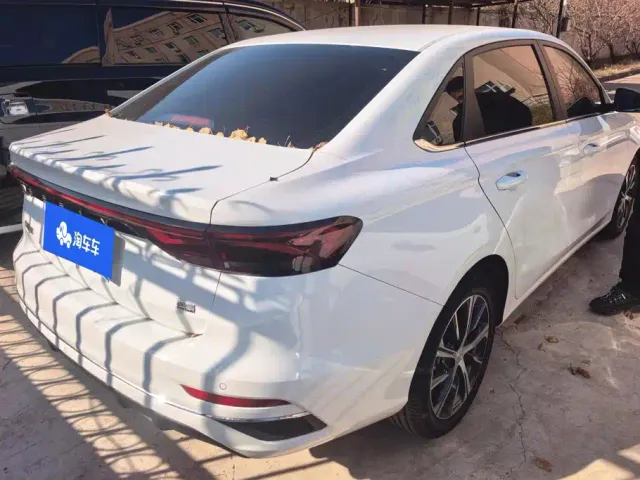 Geely Emgrand — Фото автомобиля 3