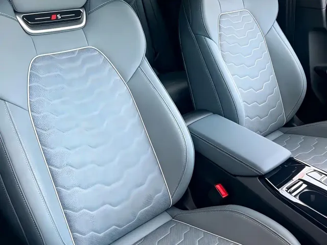 Audi Q6L e-tron — Фото автомобиля 9
