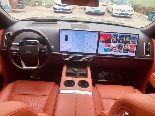 Li Auto L8 — Фото автомобиля 12