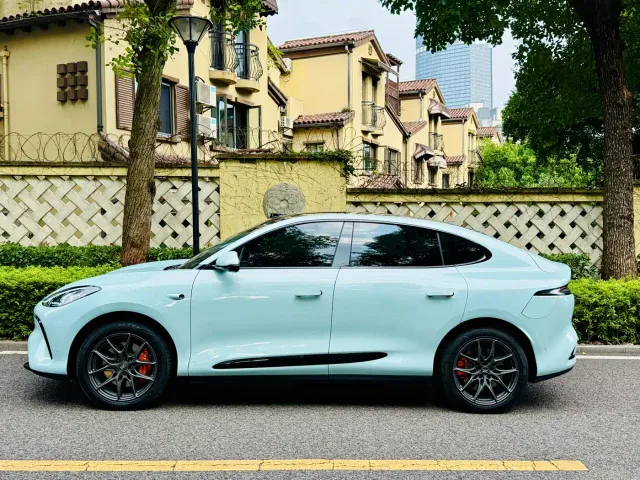 IM Motors LS6 — Фото автомобиля 4