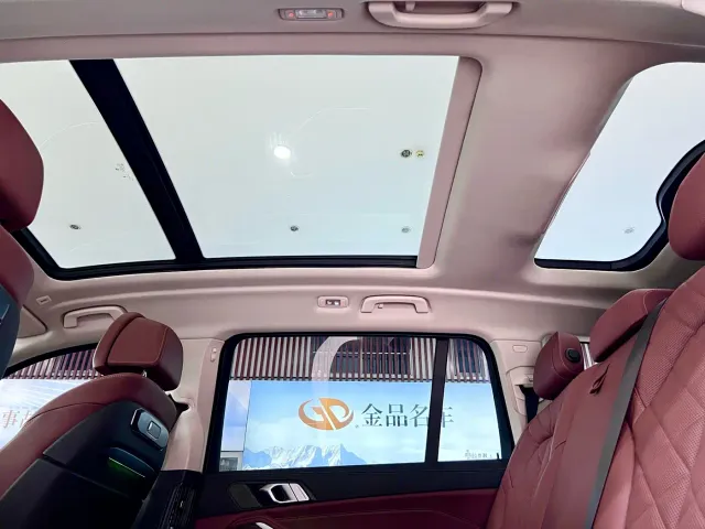 BMW X7 — Фото автомобиля 13