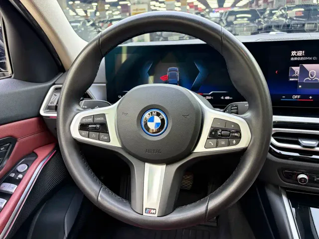 BMW i3 — Фото автомобиля 11