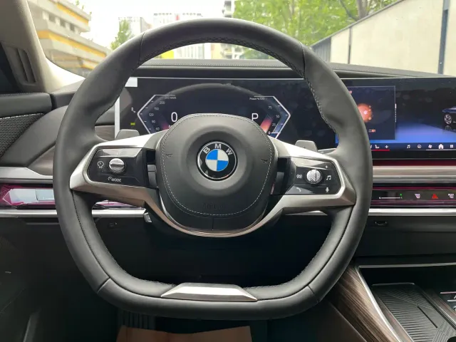 BMW 7 Series — Фото автомобиля 14