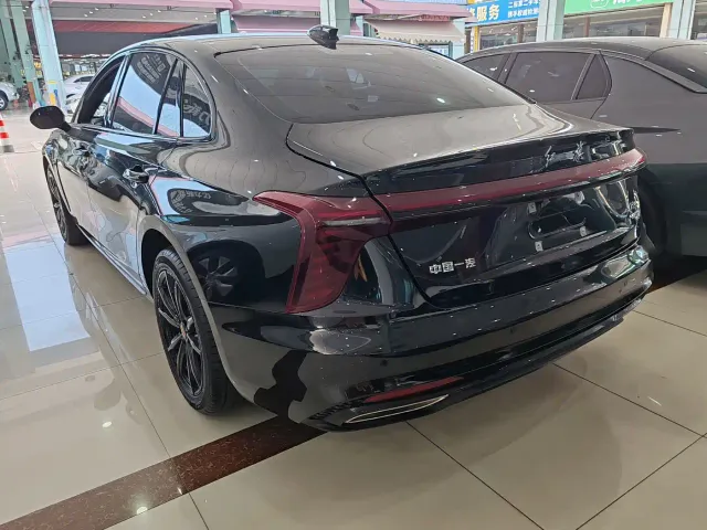 Hongqi H5 — Фото автомобиля 9