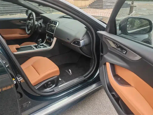 Jaguar XEL — Фото автомобиля 13