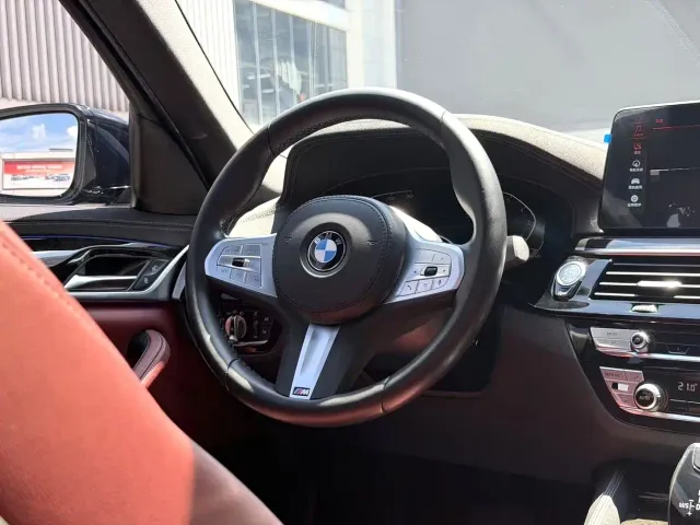 BMW 5 Series — Фото автомобиля 8
