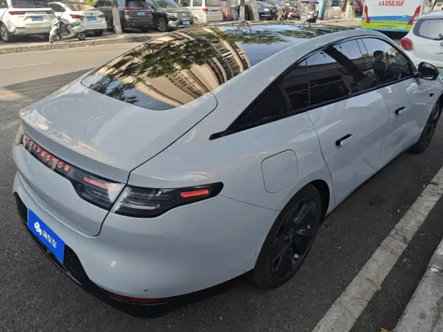 Leapmotor C01 — Фото автомобиля 3