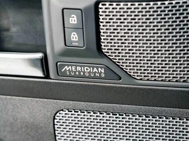 Land Rover Defender — Фото автомобиля 20