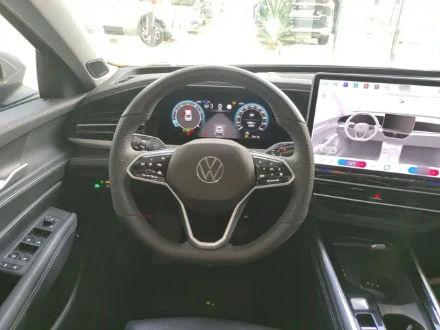Volkswagen Passat — Фото автомобиля 6