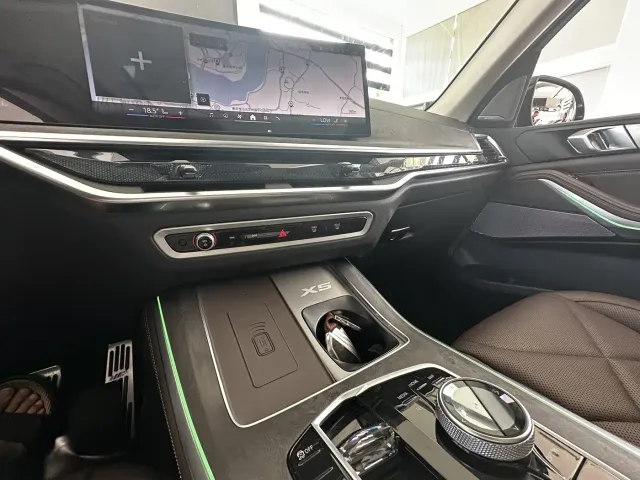 BMW BMW X5 2023 xDrive 30Li Premium M Sport Package — Фото автомобиля 5