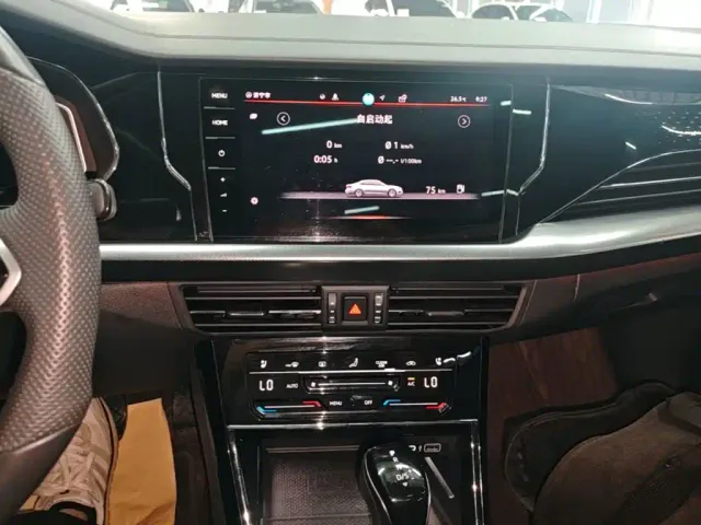 Volkswagen Passat — Фото автомобиля 12