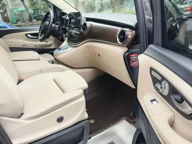Mercedes-Benz V-Class — Фото автомобиля 13