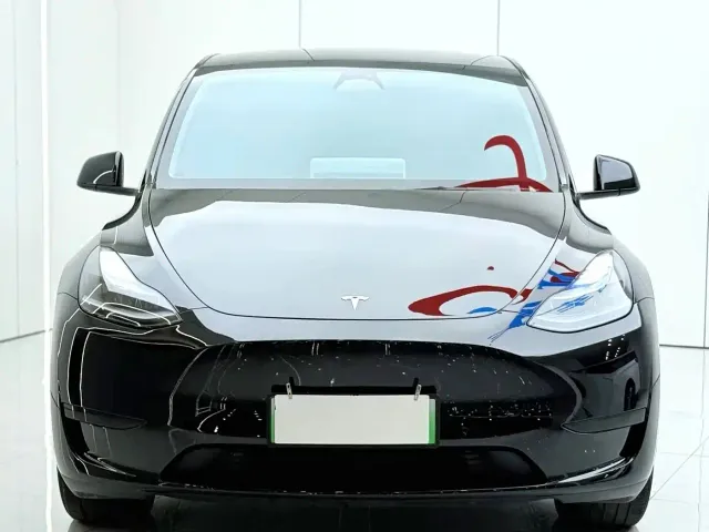 Фотография автомобиля — Tesla Model Y