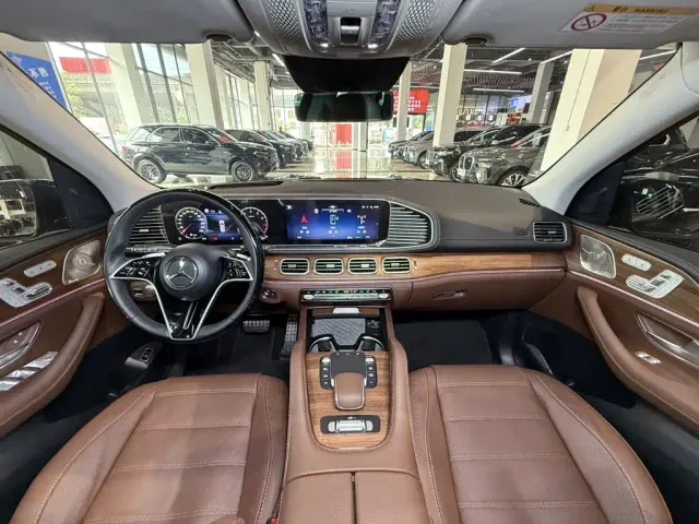Mercedes-Benz GLS-Class — Фото автомобиля 30