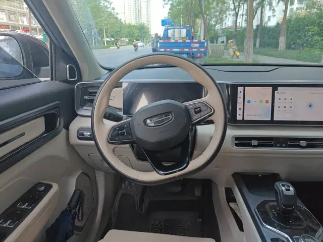 Geely ICON — Фото автомобиля 6
