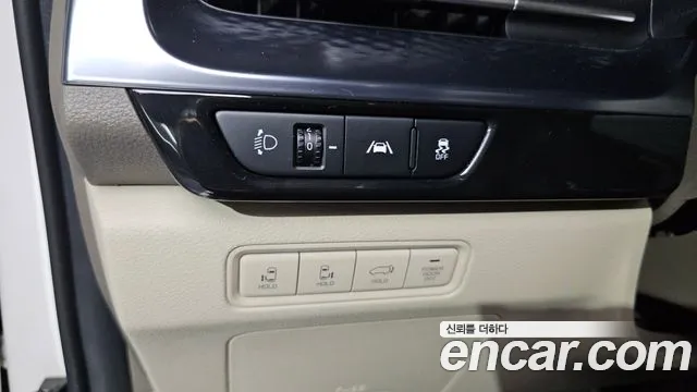 Kia Canival Carnival 4 поколение Бензин 7 мест Hi-Limousine — Фото автомобиля 24