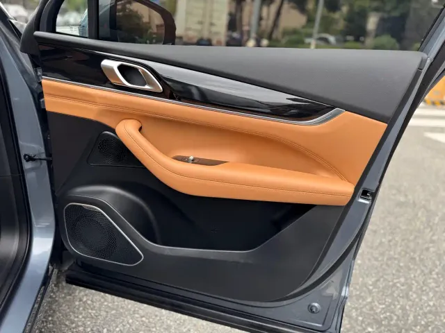 Geely Boyue L — Фото автомобиля 28