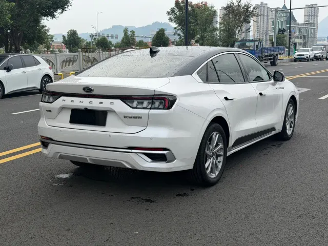 Ford Mondeo — Фото автомобиля 19