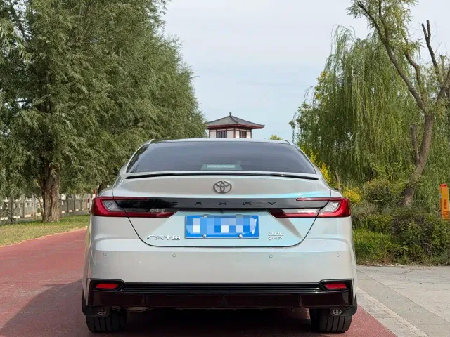 Toyota Camry — Фото автомобиля 5