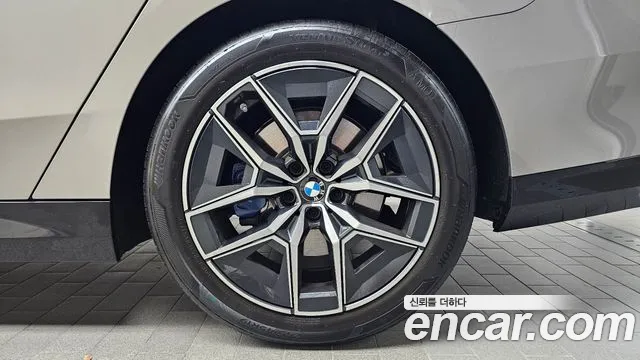 BMW 5 Series G60 — Фото автомобиля 6