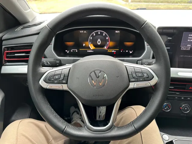 Volkswagen Lavida — Фото автомобиля 11
